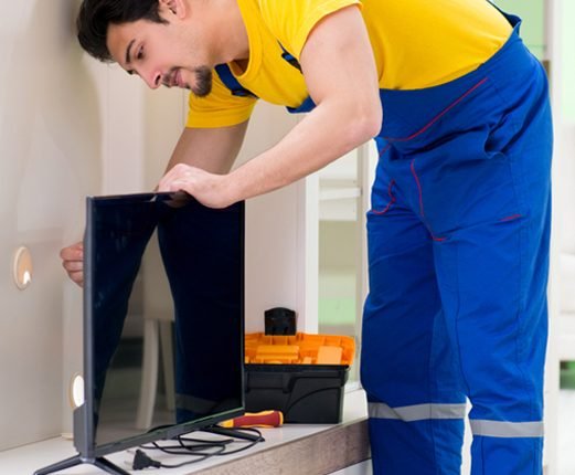 فني تصليح تلفزيونات